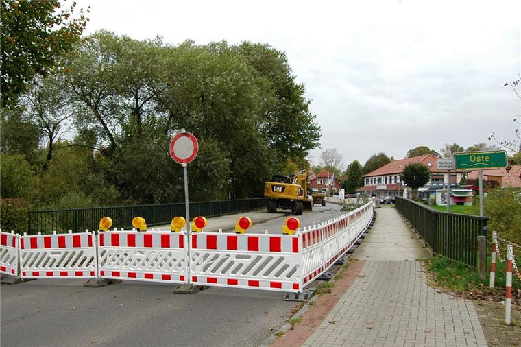 Großbaustelle in Heeslingen: Autofahrer sind verwirrt Die geplante Großbaustelle in Heeslingen wurde eingerichtet. Ein Teil der Ortsdurchfahrt ist bereits abgesperrt.