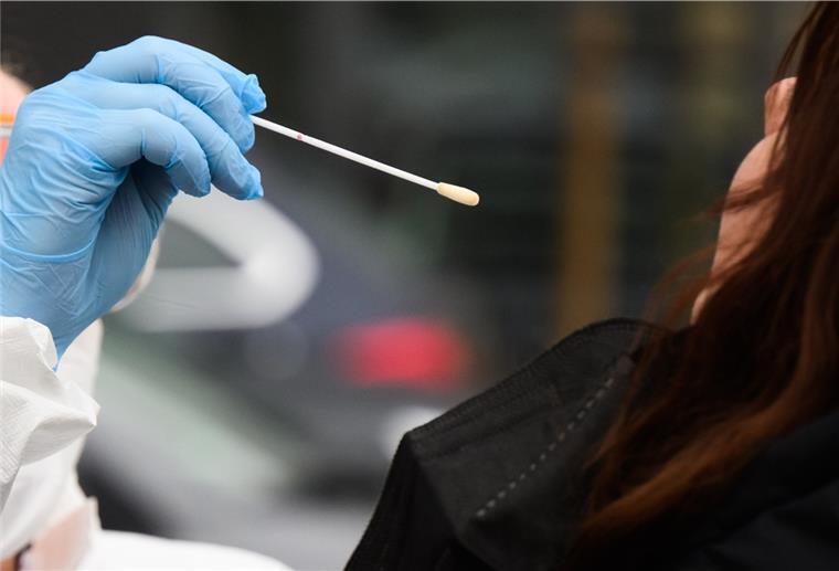Die Gesundheitsämter in Deutschland meldeten dem RKI binnen eines Tages 92.378 Corona-Neuinfektionen.
