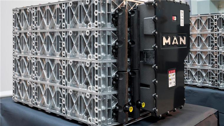 Traton prüft Batteriefabrik - Salzgitter hofft auf Zuschlag Die gewaltigen Akkupacks, die MAN in seinen Elektro-Lastwagen verbauen will, könnten künfitg auch in Salzgitter entstehen.