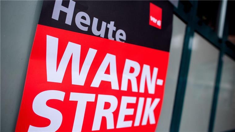 Wegen Warnstreiks - Busse fallen in einigen Regionen aus Die Gewerkschaft Verdi ruft im Nahverkehr zu Warnstreiks auf. (Symbolbild)