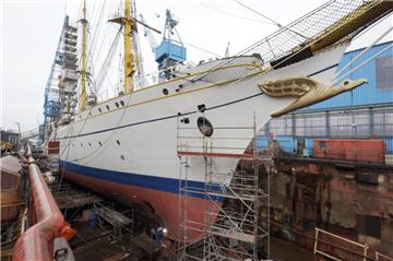 Die "Gorch Fock" im Dock der Bredo Werft in Bremerhaven