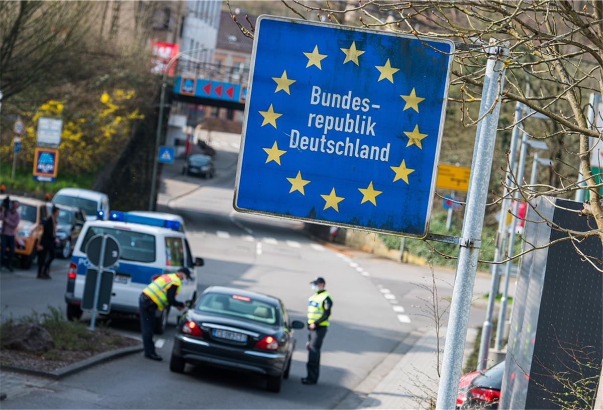 Nach Lockerung der Grenzkontrollen: Urlaubsreisen wohl ab Mitte Juni Die Grenzen sollen ab Mitte Juni wieder geöffnet werden, zumindest teilweise.