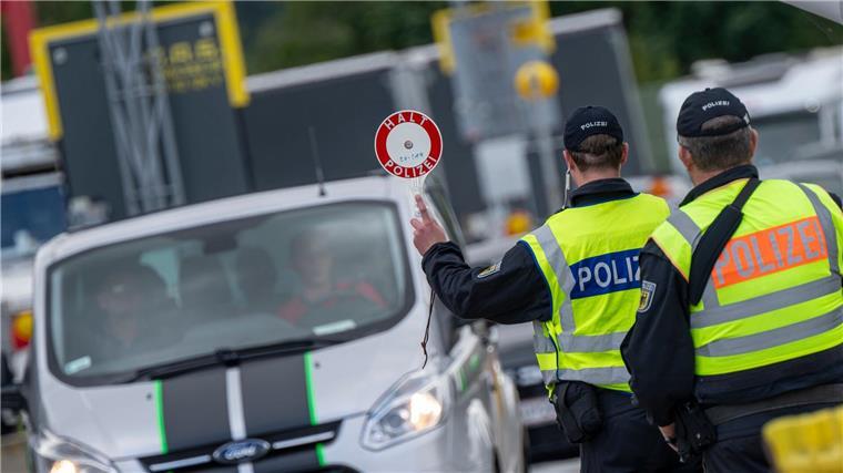 Kontrollen an Grenze zu den Niederlanden starten am Montag Die Grenzkontrollen in Niedersachsen an der deutsch-niederländischen Grenze starten am Montag. (Symbolbild)