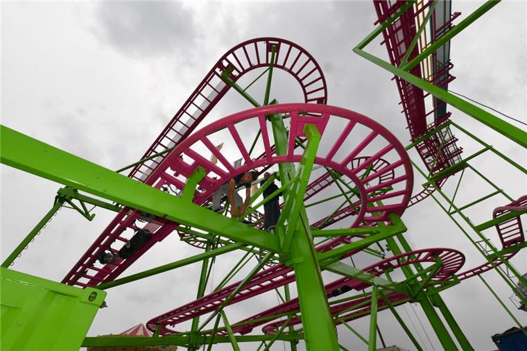 Freimarkt in Bremerhaven startet heute: Endlich wieder mit Achterbahn Die große Attraktion auf dem Freimarkt: "Crazy Mouse", eine Achterbahn mit 420 Metern Schienenlänge und drehbaren Gondeln.