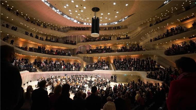 Die großen Konzerthäuser in Deutschland stehen nach Beobachtung des Vorsitzenden der Deutschen Konzerthauskonferenz, Benedikt Stampa, unter einem großen Veränderungsdruck.