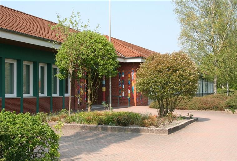 Finanznot: Schule in Meckelsen in Gefahr? Die Grundschule Meckelsen ist zweizügig. Würde man sie schließen und die Kinder nach Sittensen schicken, könnte in dem Gebäude der örtliche Kindergarten unterkommen.