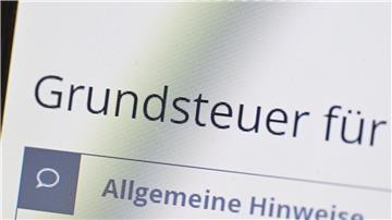 Die Grundsteuerreform trifft manche Eigentümer deutlich stärker als erwartet. Nun will das Land reagieren. (Symbolbild)