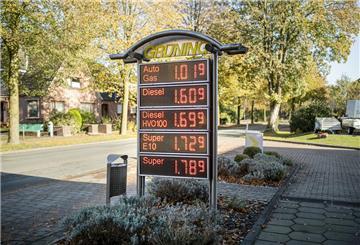 Mit unserer Live-Übersicht finden Autofahrer in Bonn immer die günstigste Tankstelle für Super E5, E10 oder Diesel in ihrer Nähe.