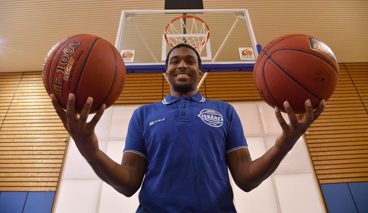 Elston Turner will mit den Eisbären Ex-Meister Bamberg ärgern Die gute Laune von Elston Turner ist ansteckend. Der Neuzugang der Eisbären versucht, die Dinge mit einer Portion Lockerheit anzugehen.