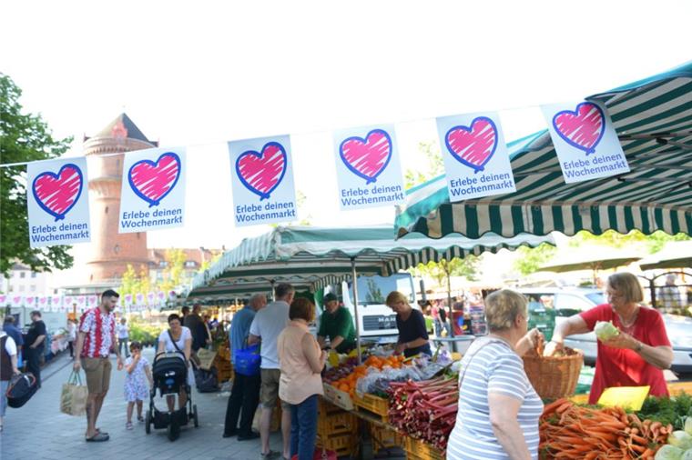Kaum noch Händler auf den Wochenmärkten in Bremerhaven Die Händler verkaufen auf den Wochenmärtken - wie hier in Geestemünde - ihre regionalen frischen Produkte.