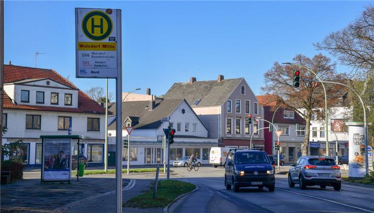 Bremerhaven: Abriss und Neubau als Chance für Wulsdorf Die Häuser an der Weserstraße 74 bis 85 sollen im kommenden Jahr im Stadtteil Wulsdorf in Bremerhaven abgerissen werden. Die Ortsteilmitte wird umgestaltet. Unter anderem entstehen Neubauten.