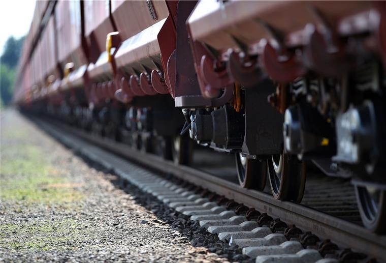 Forschungsprojekt im Braker Hafen: Mehr Effizienz für Hafenbahn Die Hafenbahn soll durch digitale Technik noch effizienter werden. Für ein Forschungsprojekt wird auch im Braker Hafen ein Testfeld eingerichtet.