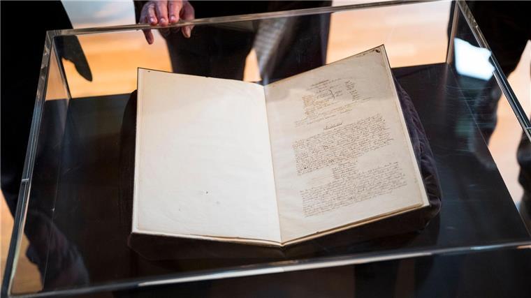Die Handschrift wurde in London ersteigert - Kosten insgesamt: 140.000 Euro.