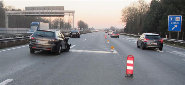 Stau auf der Hansalinie nach zwei Verkehrsunfällen Die Hansalinie musste nach mehreren Unfällen halbseitig gesperrt werden.