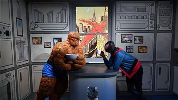 Die Haut von Ben Grimm (links) sieht aus wie aus Stein. Das macht ihn zu einem Superhelden. 