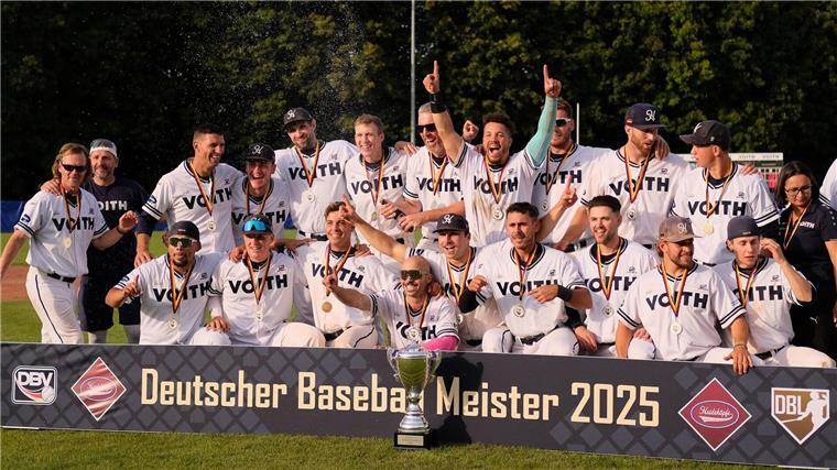 Die Heidenheim Heideköpfe krönten sich mit einem 3:1 in der Finalserie gegen die Guggenberger Legionäre zum deutschen Baseball-Meister.
