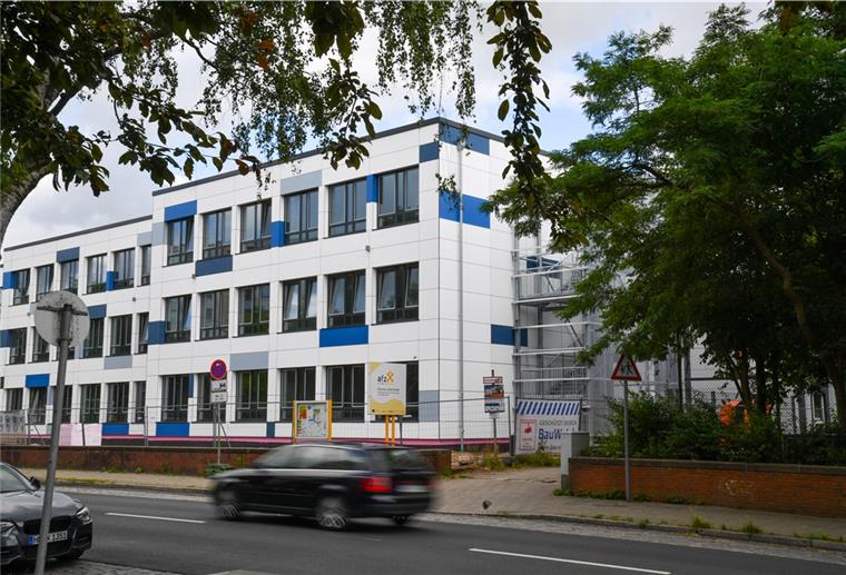 Bremerhavener Schulplätze sind verteilt Die Heinrich-Heine-Schule in Leherheide ist die Oberschule mit den meisten Anwahlen in diesem Jahr. Foto: Scheschonka