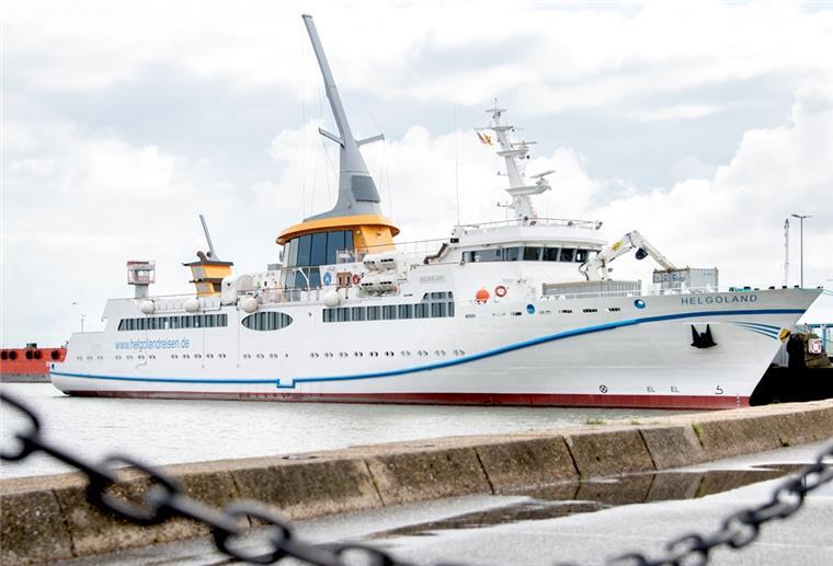 „Helgoland“ fährt wegen des Sturms nicht Das Fährschiff "Helgoland" für Fahrten zur Hochseeinsel Helgoland liegt im Hafen von Cuxhaven