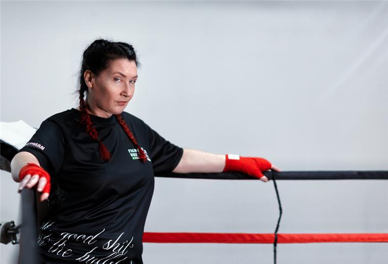 Ring frei für ein Battle am DJ-Pult Rita Rendelsmann steht im Boxring.