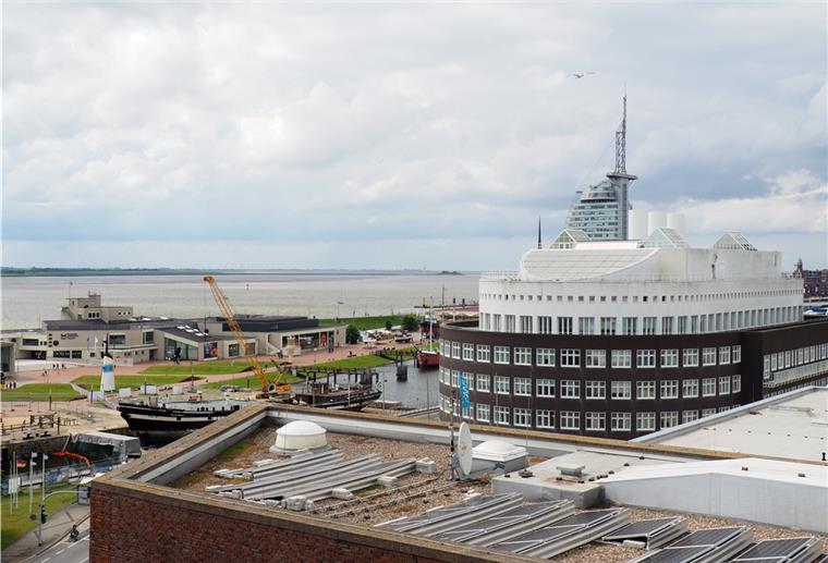 Die Hochschule Bremerhaven hat bereits eine Photovoltaikanlage. Auf vielen anderen Dächern im Stadtteil Mitte wird noch Strom erzeugt.