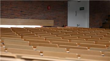 Die Hochschulen versuchen Einschränkungen in der Lehre durch freie Professuren zu vermeiden. (Symbolbild)