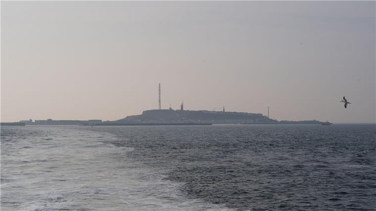Fährbetrieb nach Helgoland eingeschränkt Die Hochseeinsel Helgoland ist am Freitag schlecht zu erreichen gewesen. (Archivbild)