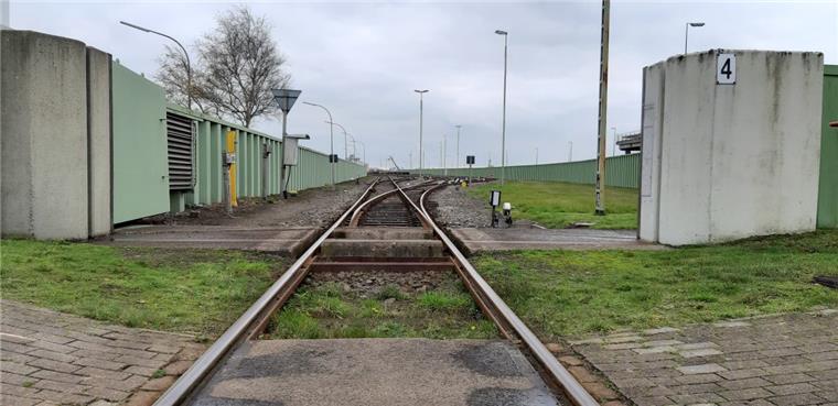 Die Hochwasserschutzwand im Hafen soll erneuert werden. 