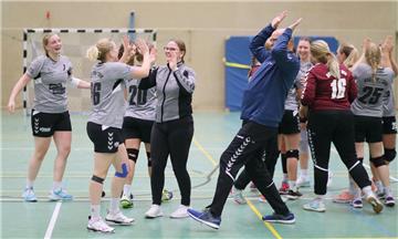 Die HSG Blexer TB/SV Nordenham setzte sich am Sonntag  souverän beim Vorletzten der Handball-Regionsoberliga, DSC Oldenburg, durch. Es war der elfte Sieg im 14. Spiel für den Aufsteiger.