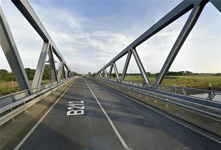B 212 wird im Bereich der Huntebrücke zweimal kurz gesperrt Die Huntebrücke wird gesperrt.