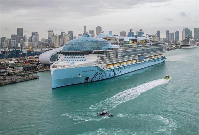 Ein wahrer Gigant: DAS ist das größte Kreuzfahrtschiff der Welt Die „Icon of the Seas“ ist das größte Kreuzfahrtschiff der Welt. Sie wurde von der Werft Meyer Turku im finnischen Turku gefertigt und ging im Januar 2024 in Betrieb.