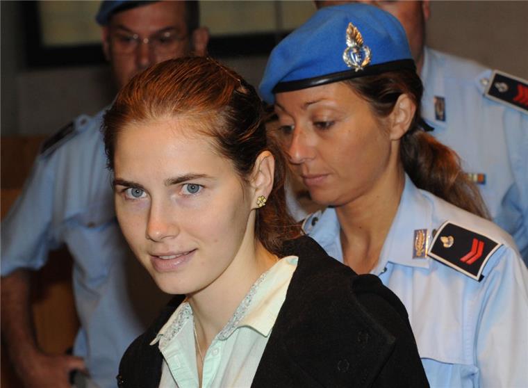 Amanda Knox verlobt sich Die in Italien wegen Mordes verurteilte US-Amerikanerin Amanda Knox.