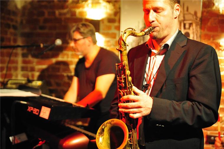 Bremerhaven: Grooves ohne Grenzen für Jazz-Fans Die Jazz-Formation No problem ist bei dem Festival mit dabei und besteht aus bekannten Musikern aus Bremerhaven und Bremen. Mit dazu gehören Stephan Hübler, Olaf Satzer, Ingo Beck und Volker Bruder.
