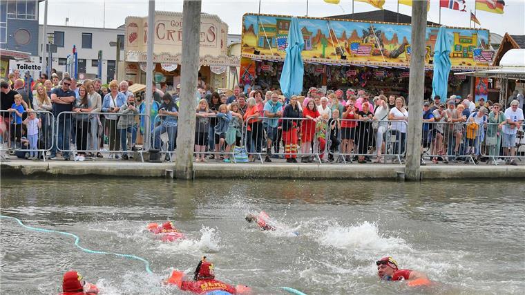 Freiwasser-Schwimmwettkampf der DLRG in Dorum-Neufeld