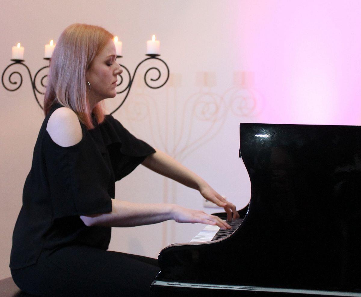 Die junge Pianistin Sina Kloke faszinierte ihr Publikum in Zeven mit schönen Klavierklängen.