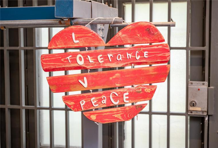 Die JVA Bremerhaven hat am 1. Dezember Weihnachtsstimmung für alle im Angebot Die Justizvollzugsanstalt in der Nordstraße 12 lädt am Freitag, 1. Dezember, alle Interessierten über 16 Jahren zum Weihnachtsbasar ein.