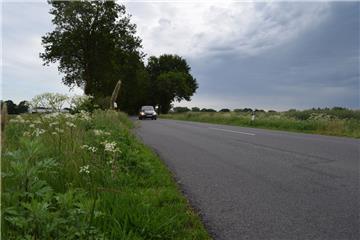 Die Kreisstraße 18 zwischen Flögeln und Bad Bederkesa ist vielbefahren und deshalb gefährlich. Ein Radweg soll die Situation entschärfen. Bald schon rücken die Bagger an.