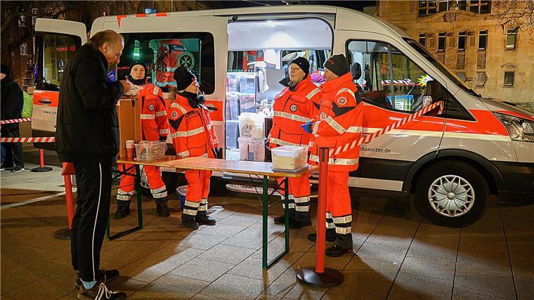 Hannover startet mit Winterangeboten für Wohnungslose Die Kältebusse verteilen in diesem Winter in Hannover wieder warmes Essen. (Archivbild)