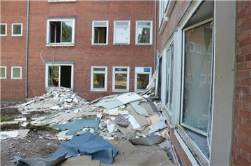 Die Karolinenhöhe ist weitestgehend entkernt. Ein Blick aus dem Fenster, ein Rundgang durch die leeren Räume. Foto: Schoener