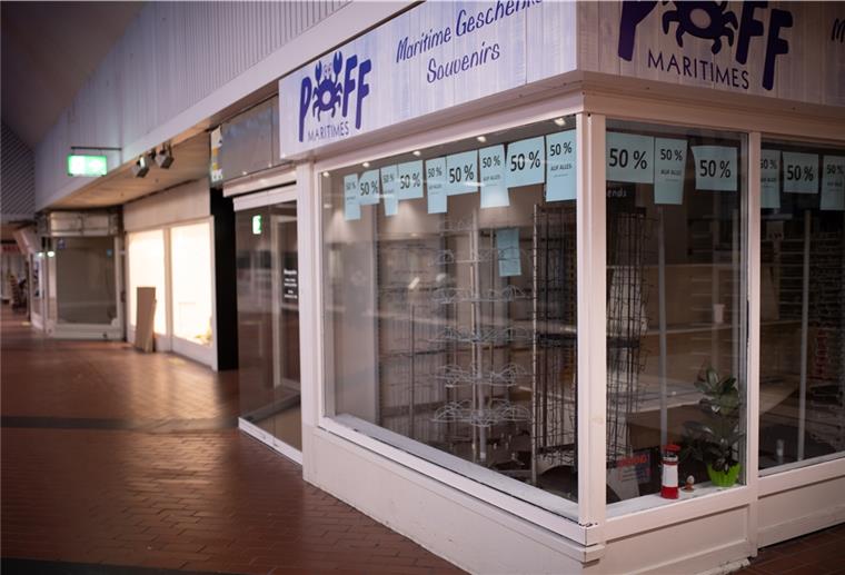 Karstadt: Magistrat im Gespräch mit neuem Eigentümer Die Karstadt-Passage in Bremerhaven nach dem Auszug der Mieter.