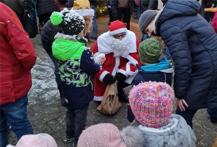 Bürgerverein Büttel lädt zum 29. Weihnachtsmarkt ein Weihnachtsmann in Büttel