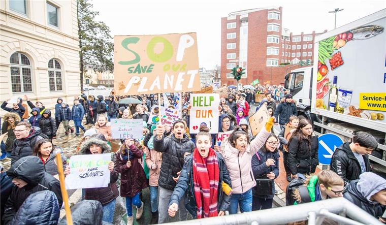 Die Klimademos "Fridays for future" zeigen, dass junge Menschen politisch interessiert sind. In der "Losche" können sie am 6. Mai mit Politikern diskutieren.