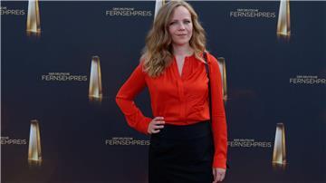 Die Komikerin Sarah Bosetti kommt zu einer Verleihung.