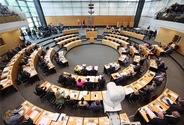 Die konstituierende Sitzung des Landtags wurde mehrfach unterbrochen.
