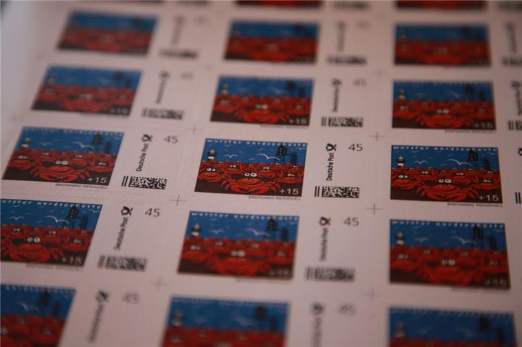 Hilfe! Die Krabben kommen! Wurster Nordseeküste wirbt mit eigener Briefmarke Die Krabben kommen: Die Gemeinde Wurster Nordseeküste verkauft eine eigene Briefmarke für Ansichtskarten.