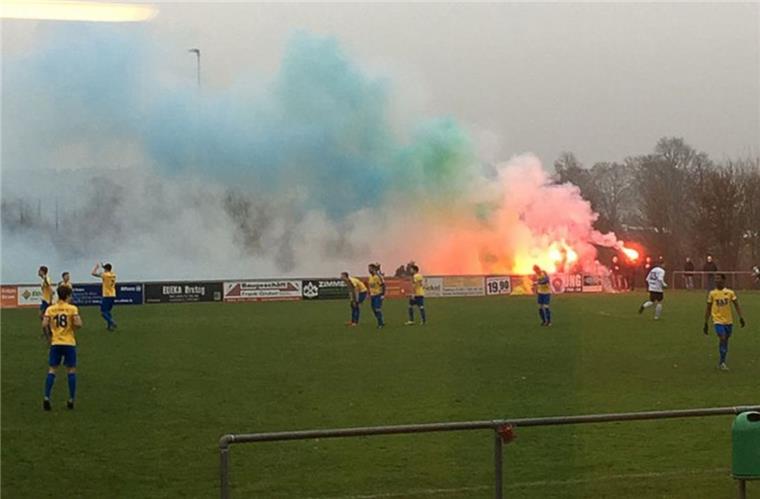Bezirksliga: TSV Elstorf entsetzt über „Skandalspiel“-Urteil Die Krawalle ihrer Fans beim Spiel in Elstorf haben für den TuS Celle FC keine Konsequenzen.