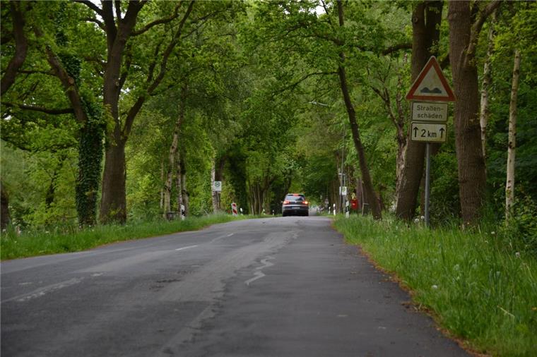 Geestland: Buckelpiste in Hymendorf soll weichen Die Kreisstraße 65, Ortsdurchfahrt von Hymendorf, muss dringend saniert werden.