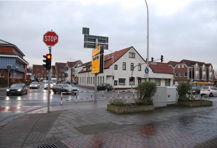 Langen: „Zukunfträume“ auf dem Weg Die Kreuzung Leher Landstraße/Debstedter Straße im Herzen von Langen ist ein Baustein, den man im Förderkonzept „Zukunftsräume“ verändern will.