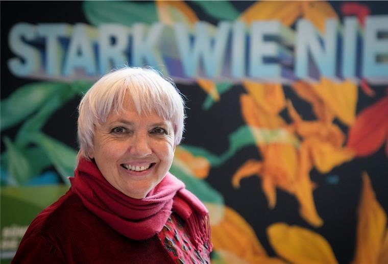 Claudia Roth stellt kritische Fragen zur „Najade“ Die Künftige Kulturstaatsministerin Claudia Roth (Grüne) wird bald einen Anruf der Bremerhavener Grünen bekommen. Thema: Die „Najade“. Roth ist jetzt zuständig für das Projekt, das von den Grünen an der Weser kritisch betrachtet wird.