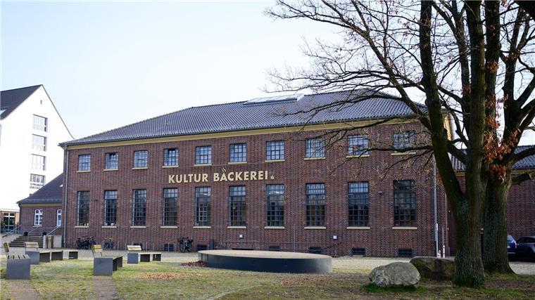 Die Kunsthalle Lüneburg zeigt eine umfassende Ausstellung zur Kultinsel Sylt.