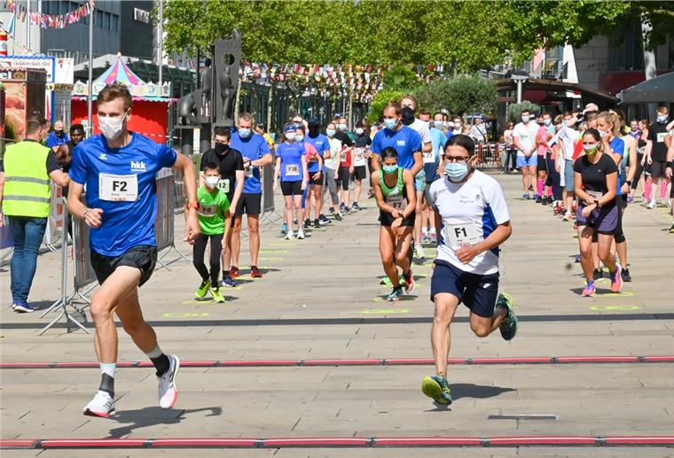Marathon trotz Corona voller Erfolg Die Läufer starteten mit Maske.